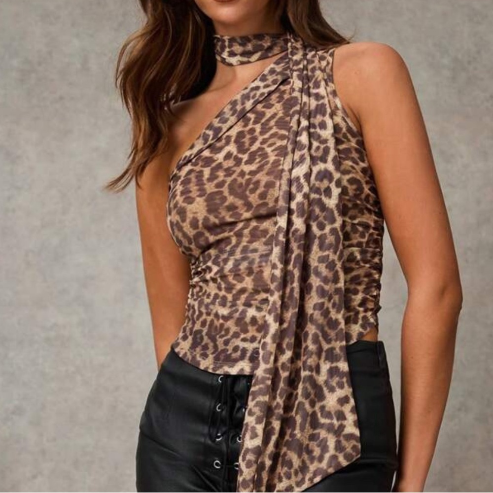 Leopard Print One-Shoulder Top